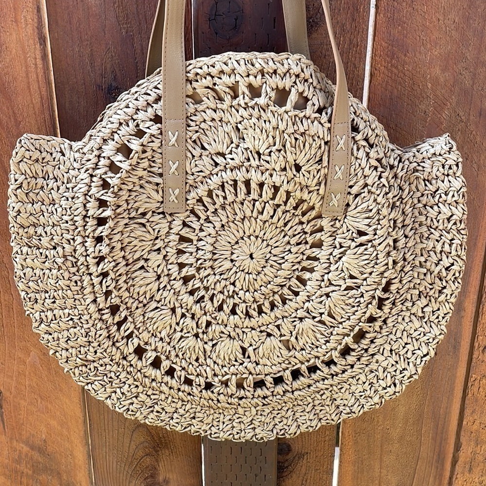 Raffia Bag Tote, Round Bag, Straw Handbag Used - Picture 3 of 7
